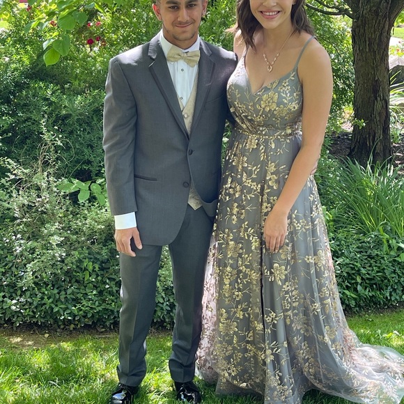 Prom gown - Picture 6 of 7